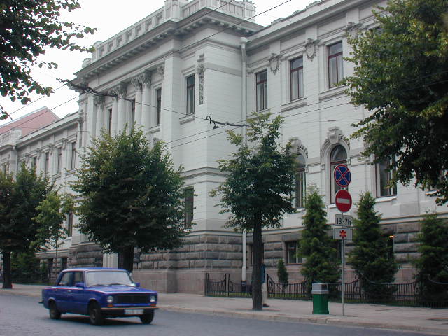 Gedimino pr. 3, Vilnius