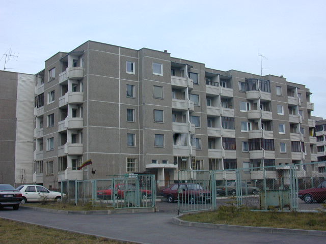 Įsruties g. 16, Vilnius