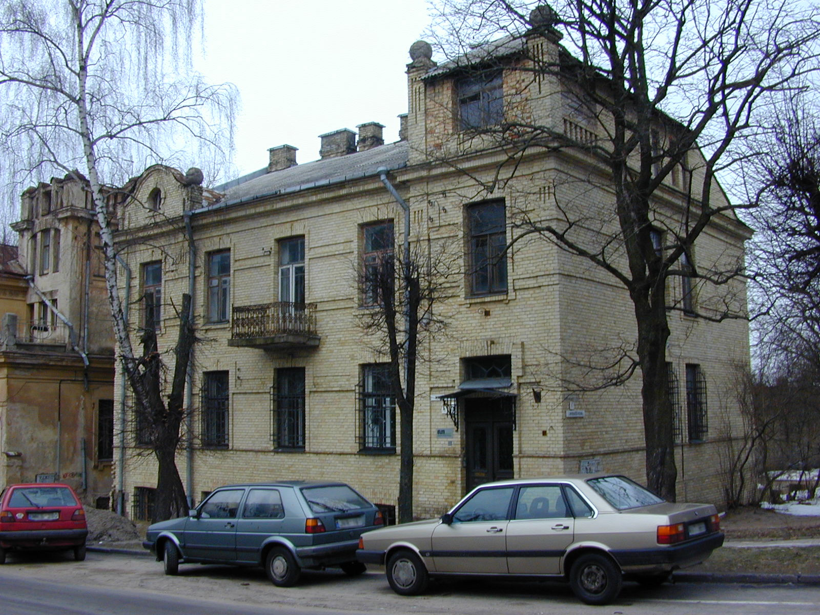 M. Valančiaus g. 1, Vilnius