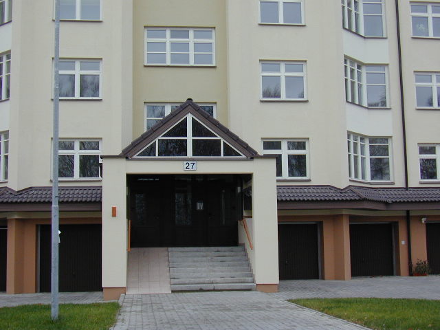 Molėtų pl. 27, Vilnius