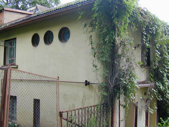 Pavasario g. 8, Vilnius