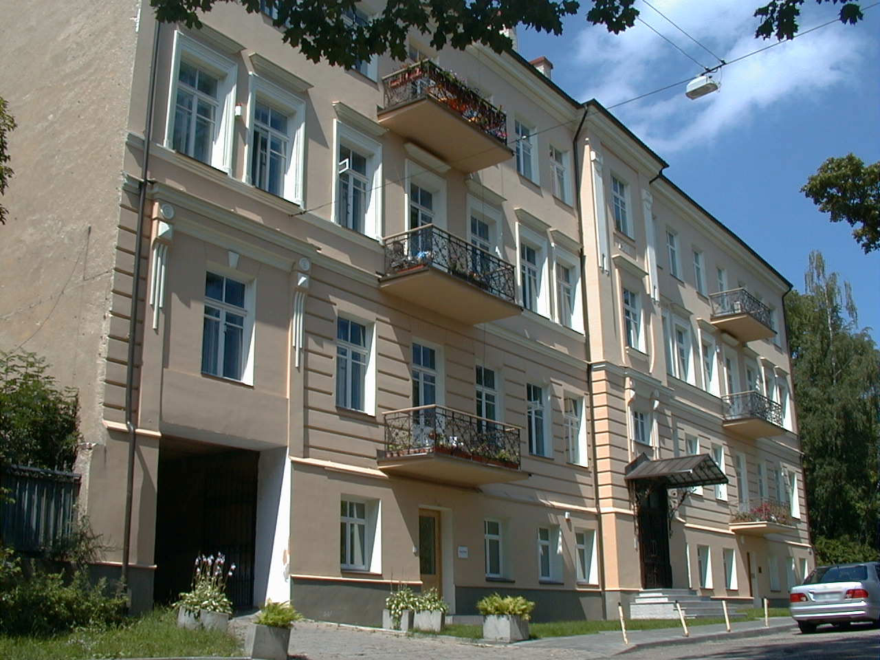 Rožių al. 4, Vilnius