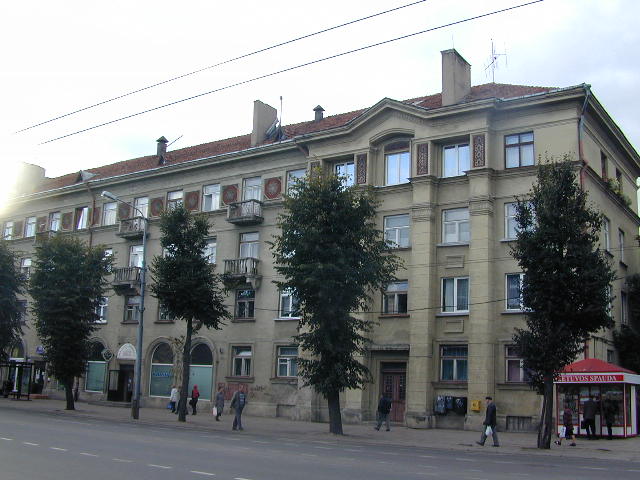 Savanorių pr. 11, Vilnius