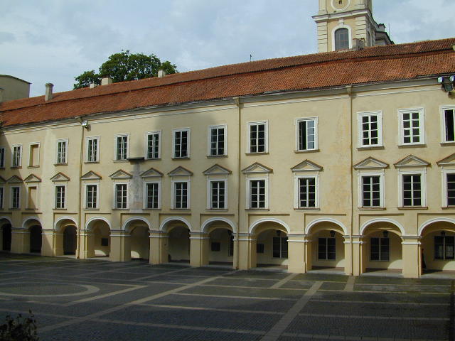 Šv. Jono g. 12, Vilnius