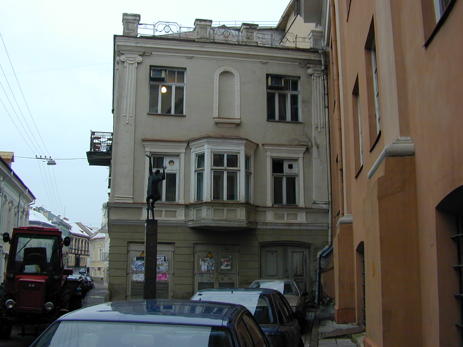 Šv. Jono g. 8, Vilnius