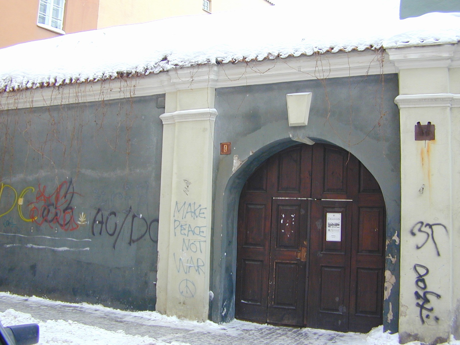 Šv. Jono g. 9, Vilnius
