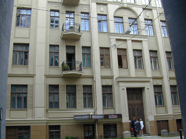 Teatro g. 8, Vilnius