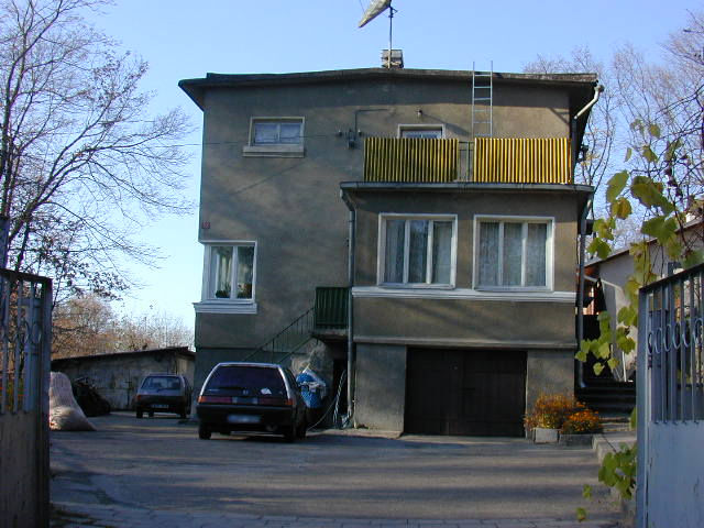 Vasaros g. 12, Vilnius