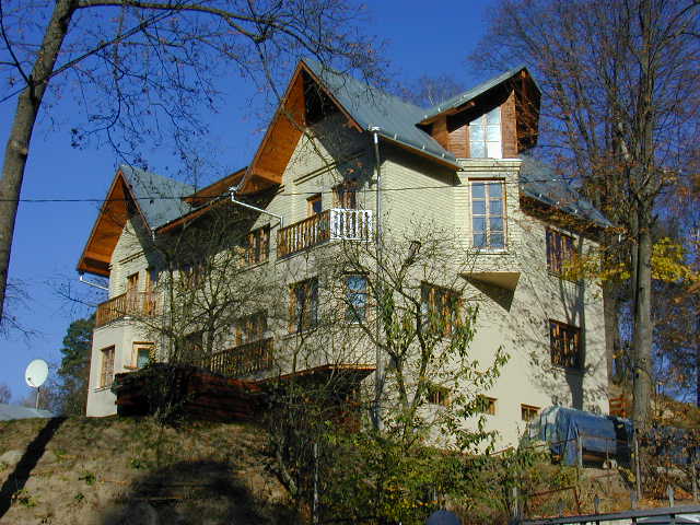 Vasaros g. 16, Vilnius