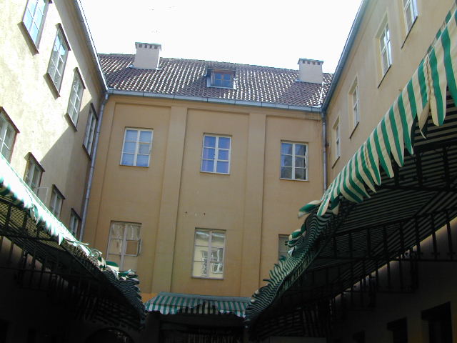 Vokiečių g. 8, Vilnius